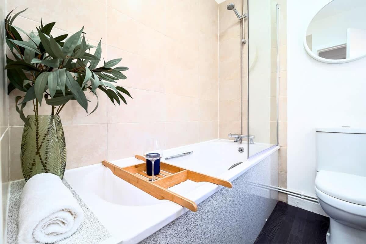 Penkhull House By Truestays - 4 Bedroom House In Stoke-On-Trent Dış mekan fotoğraf